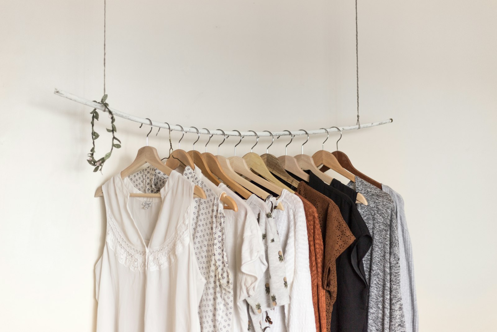 Amazon A+ fashion video — fashion grid for brand story ecommerce