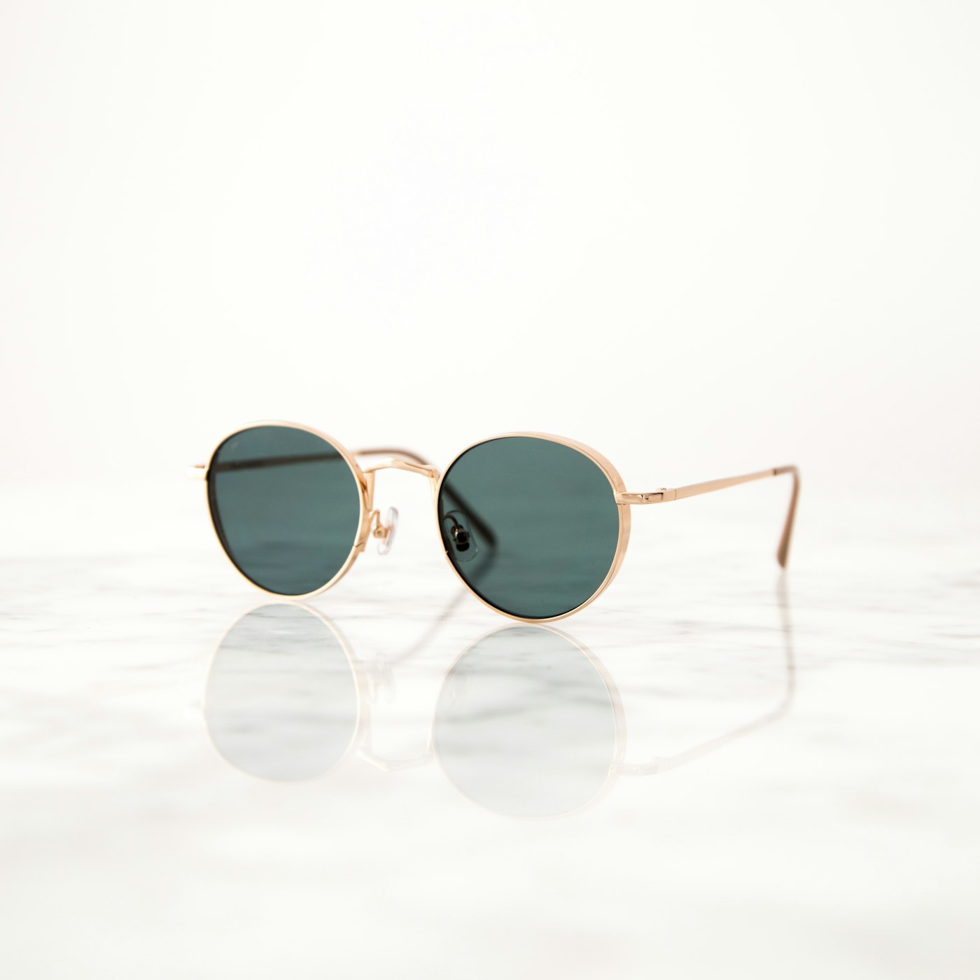 Eyewear display of sunglasses