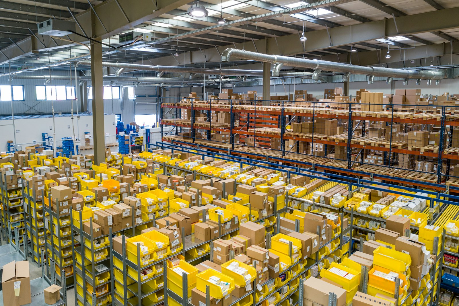 AI Amazon video — warehouse parcels representing ecommerce fulfilment for listing clips
