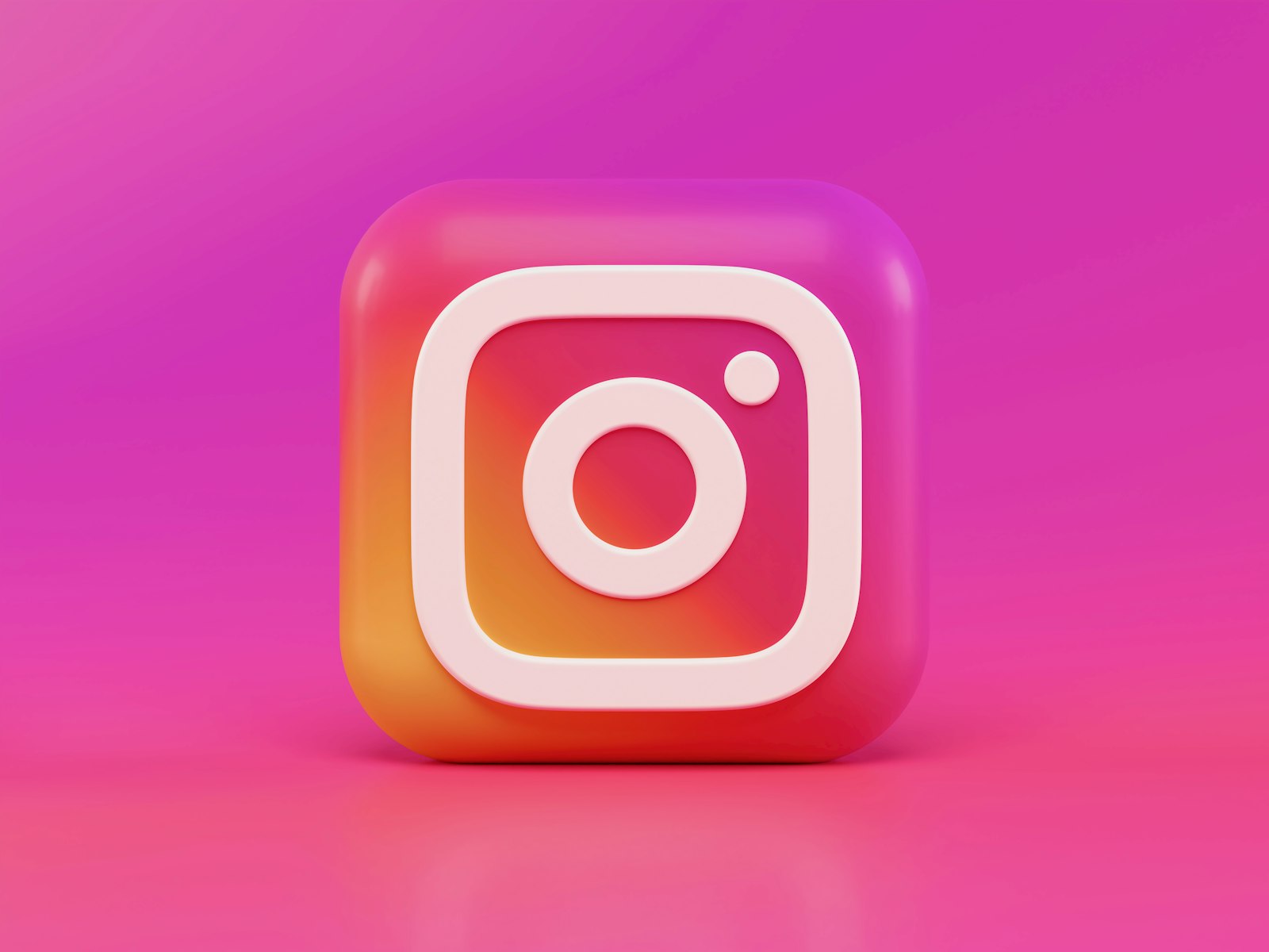Temu TikTok fashion try-on video — phone vertical social commerce